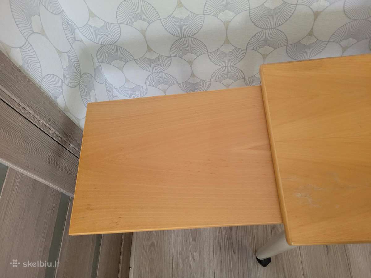 Kompaktišas aukštas stalas ant ratukų - nuotraukos Nr. 4