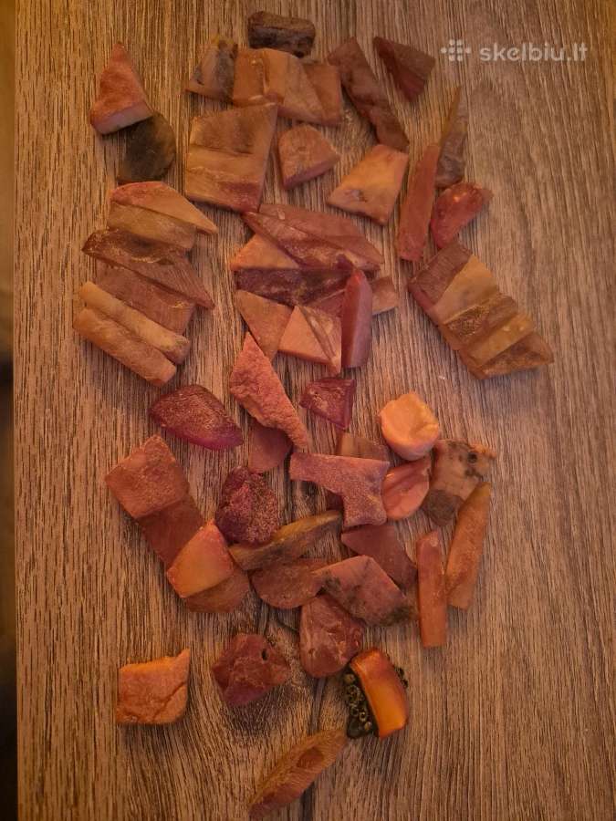 Parduodu jūrini gintarą .