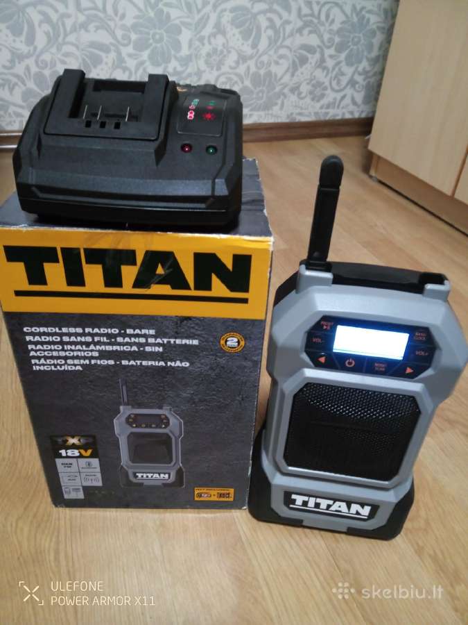 Akumuliatorinis radijas Titan