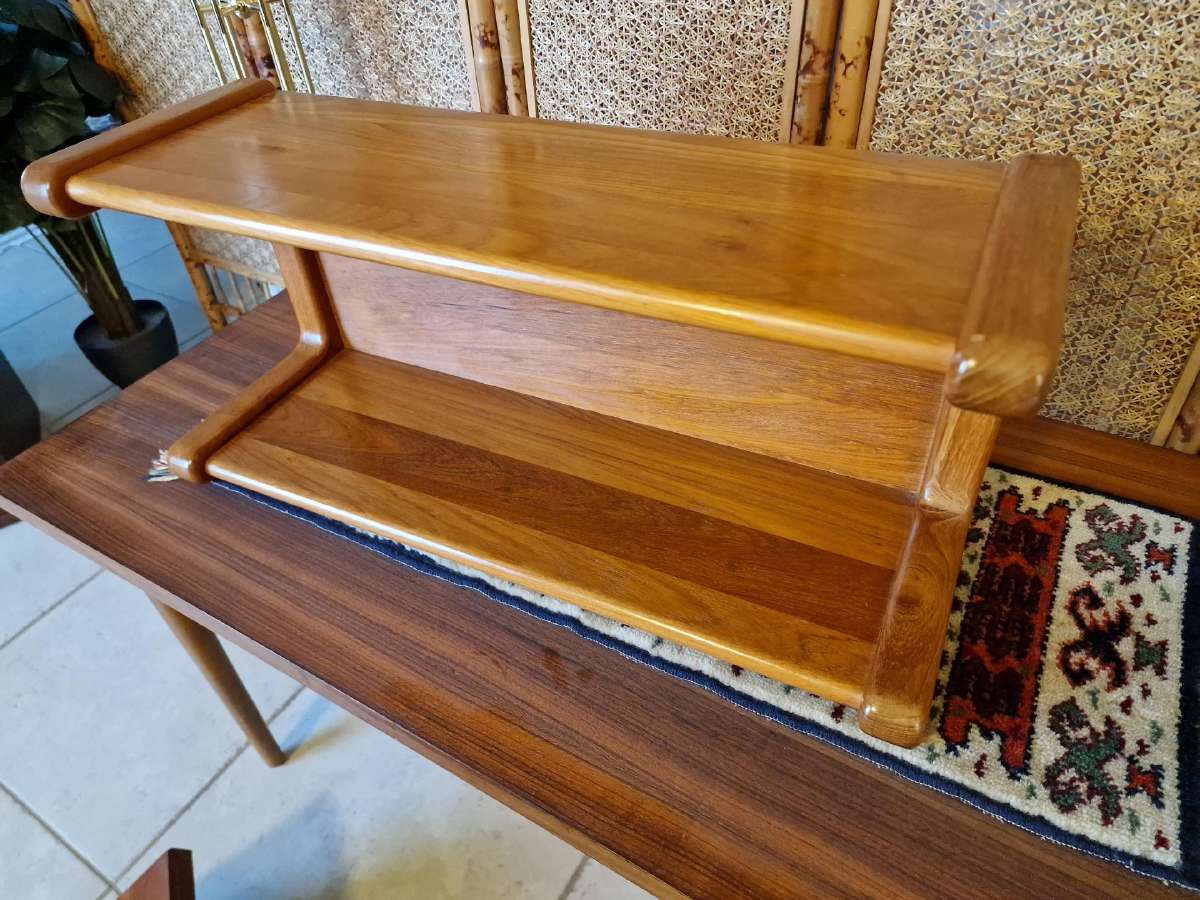 Vintažinė mid century tikmedžio masyvo lentyna - nuotraukos Nr. 6