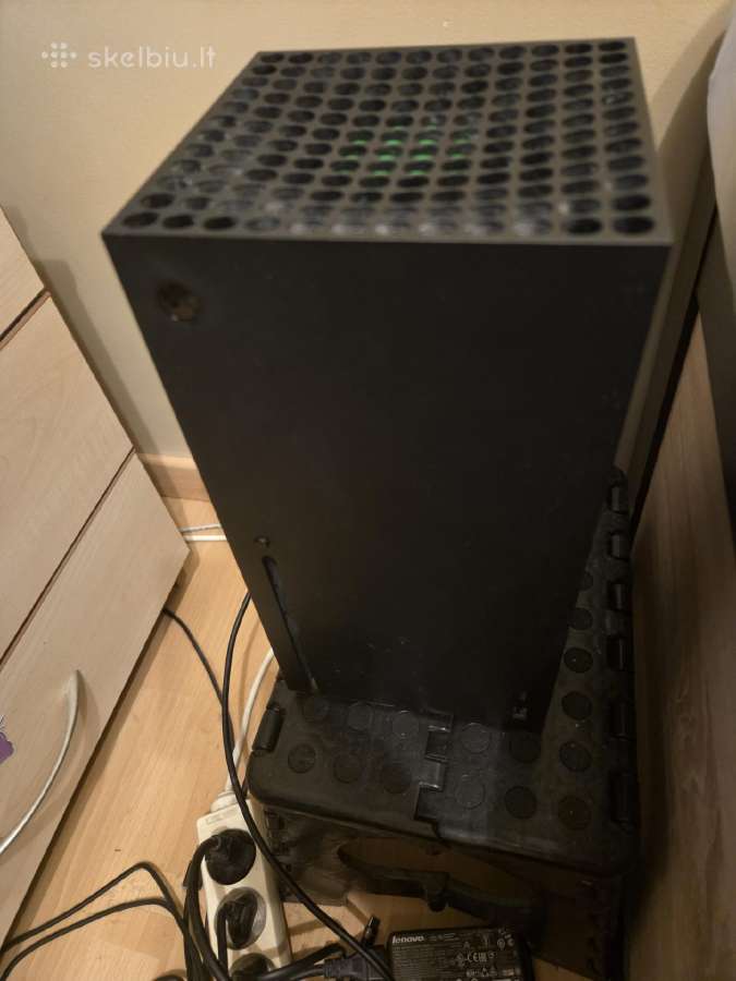 Xbox Series X 1tb + pultelis (Konsolė užblokuota)