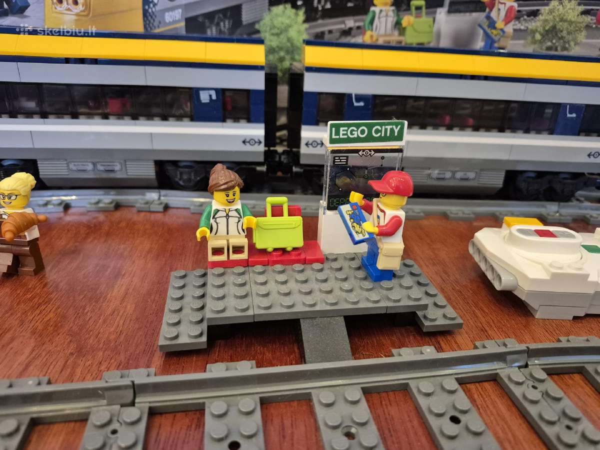 Lego City 60197 Passenger Train - nuotraukos Nr. 6