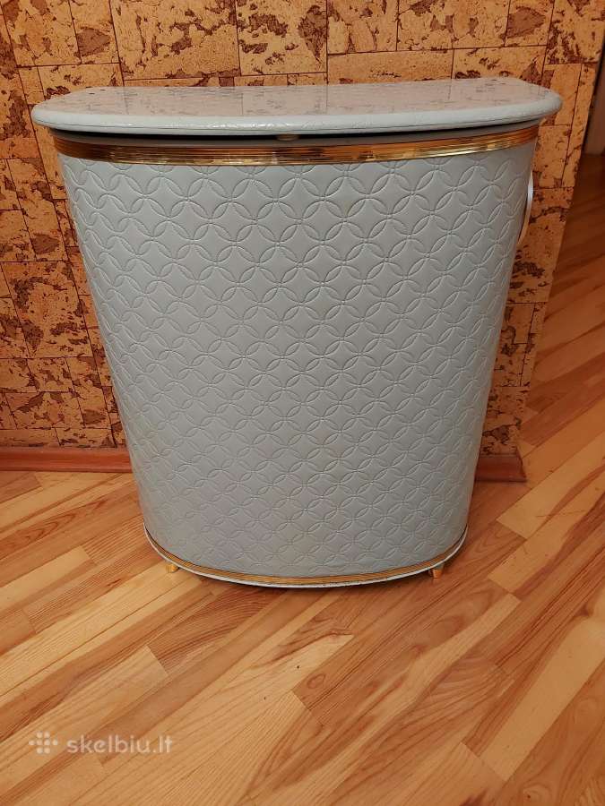 Vintažinė didelė metalinė skalbinių dėžė