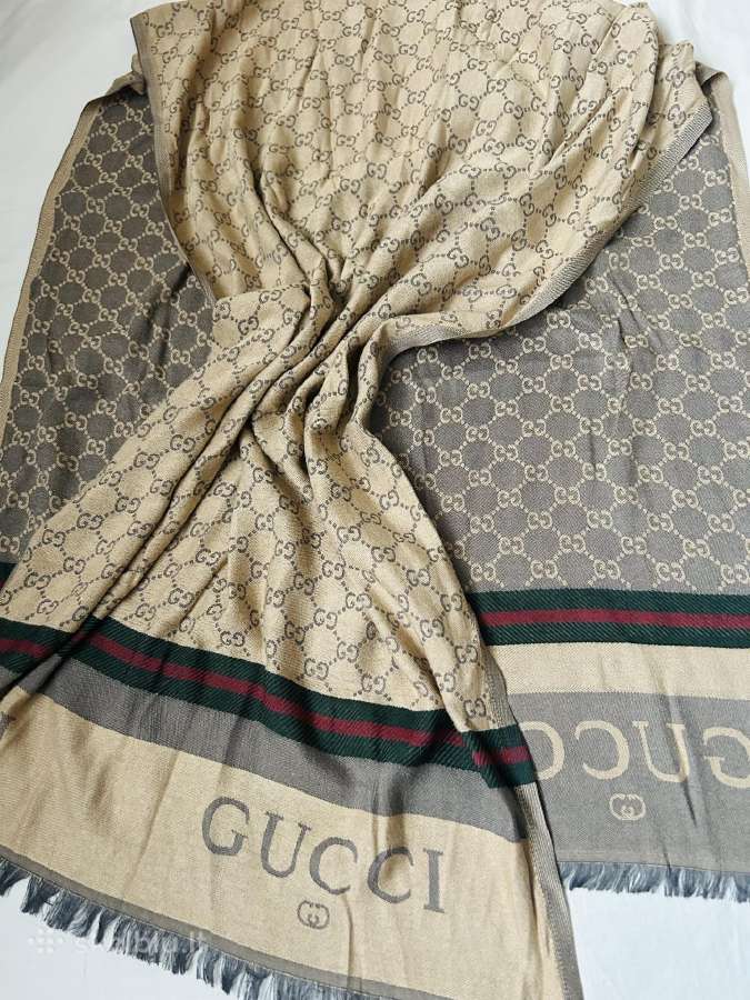 Didelis Gucci dvipusis šalis