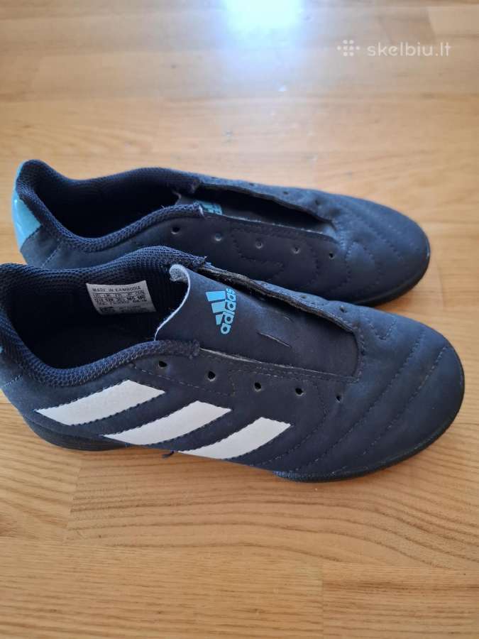 Adidas futbolo kedai