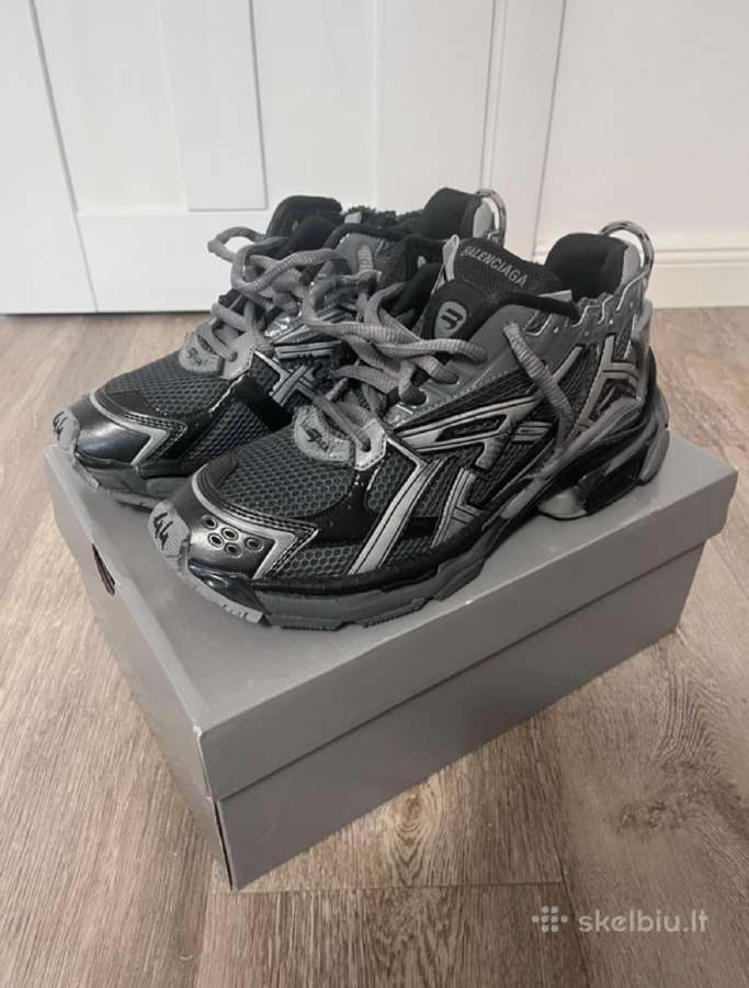 Balenciaga runner