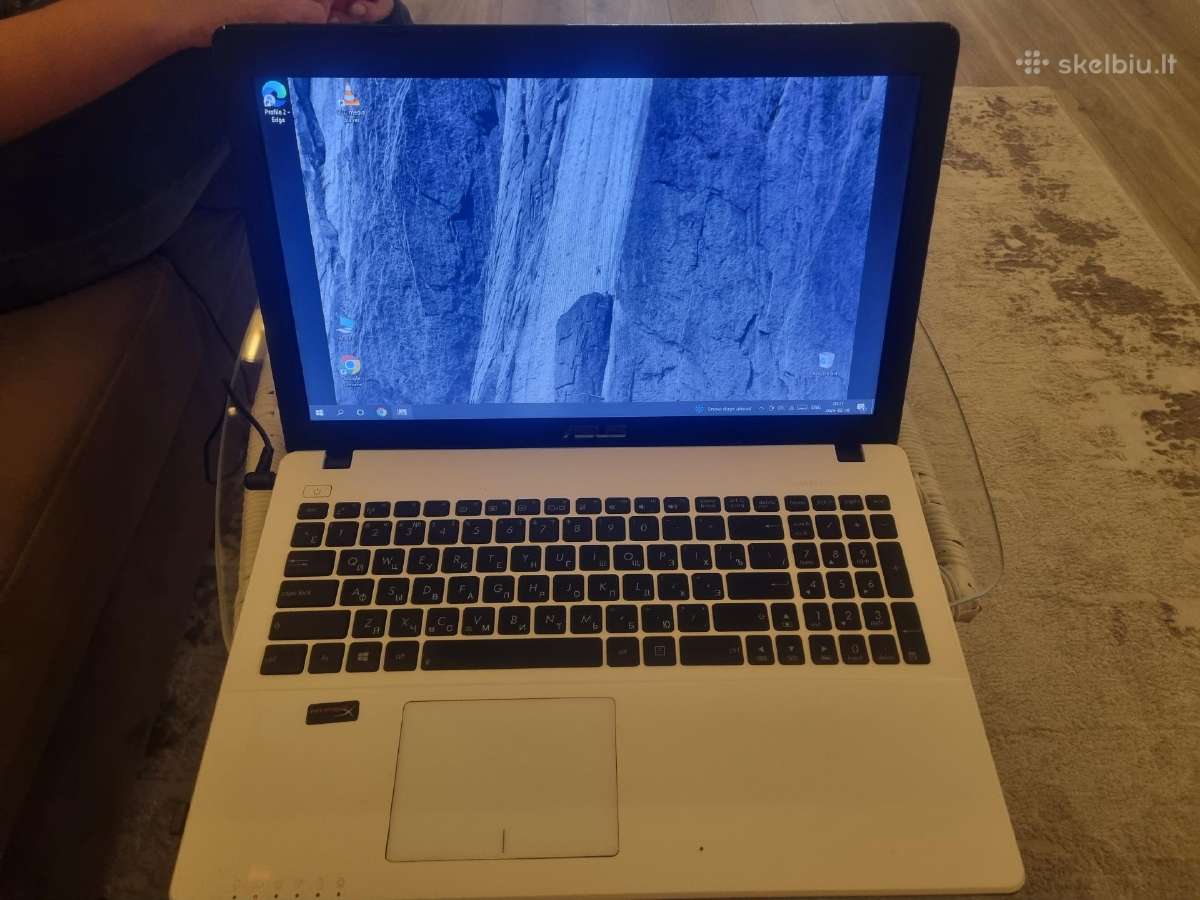 Asus X552l nešiojamas kompiuteris