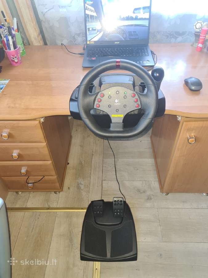 Parduodu žaidimų vairą Logitech momo Reising.