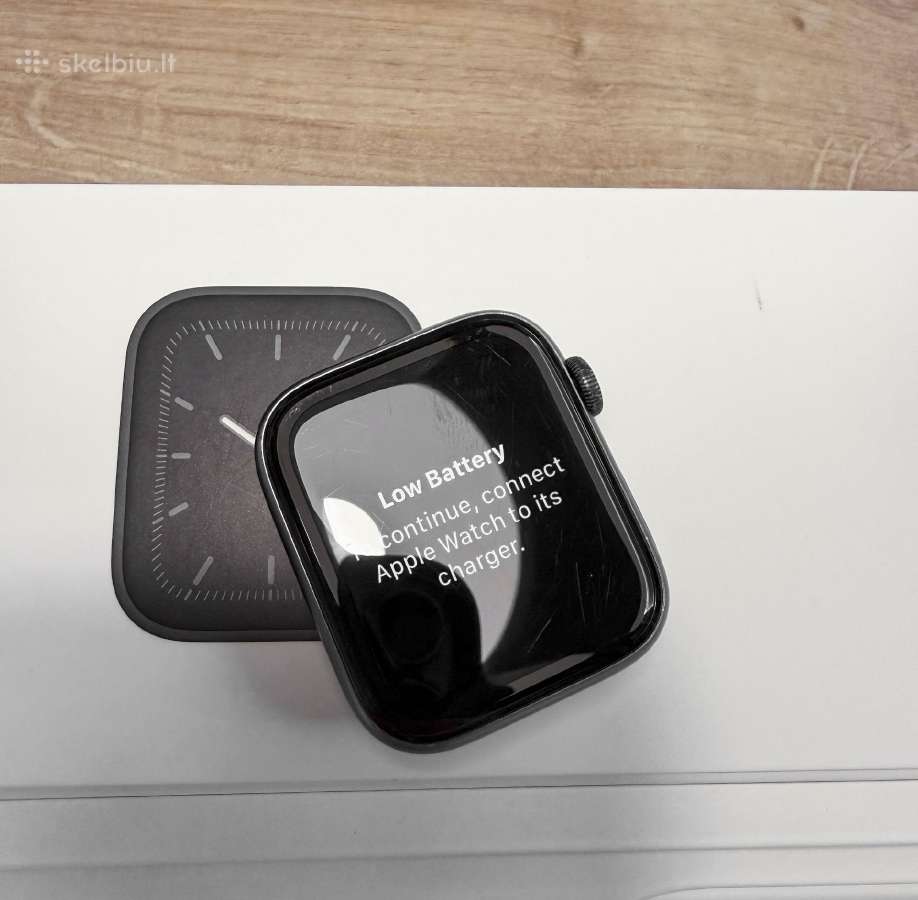 Apple Watch series 5 44mm Space Gray