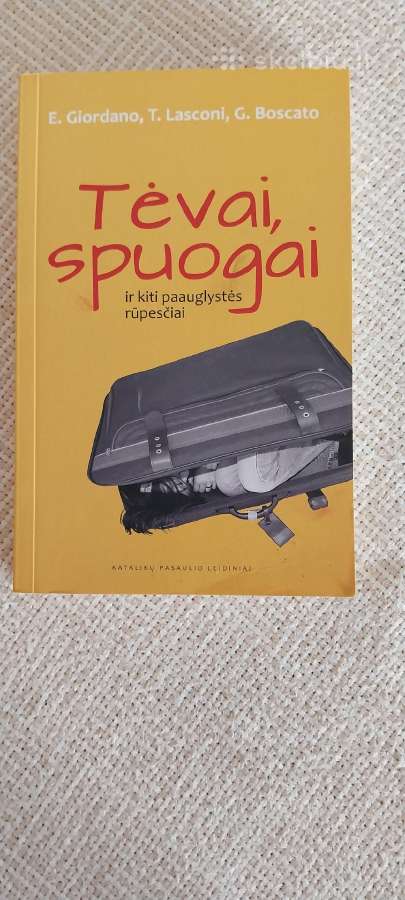 Romanai Detektyvai Fantastika Eilės - nuotraukos Nr. 14