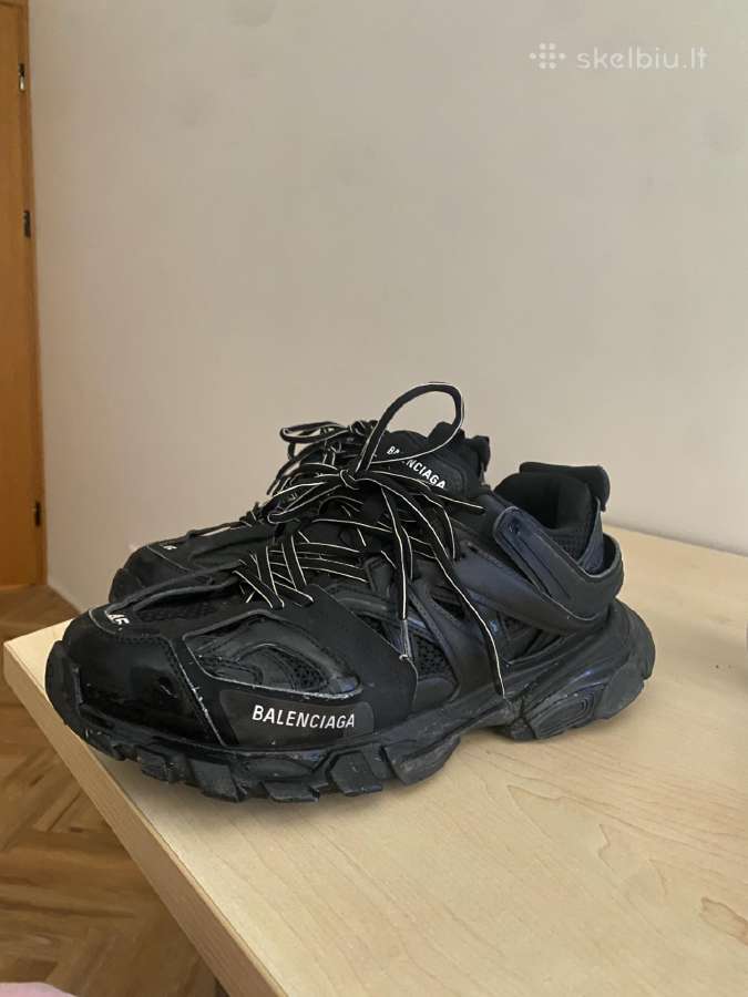 1:1 Balenciaga tracks