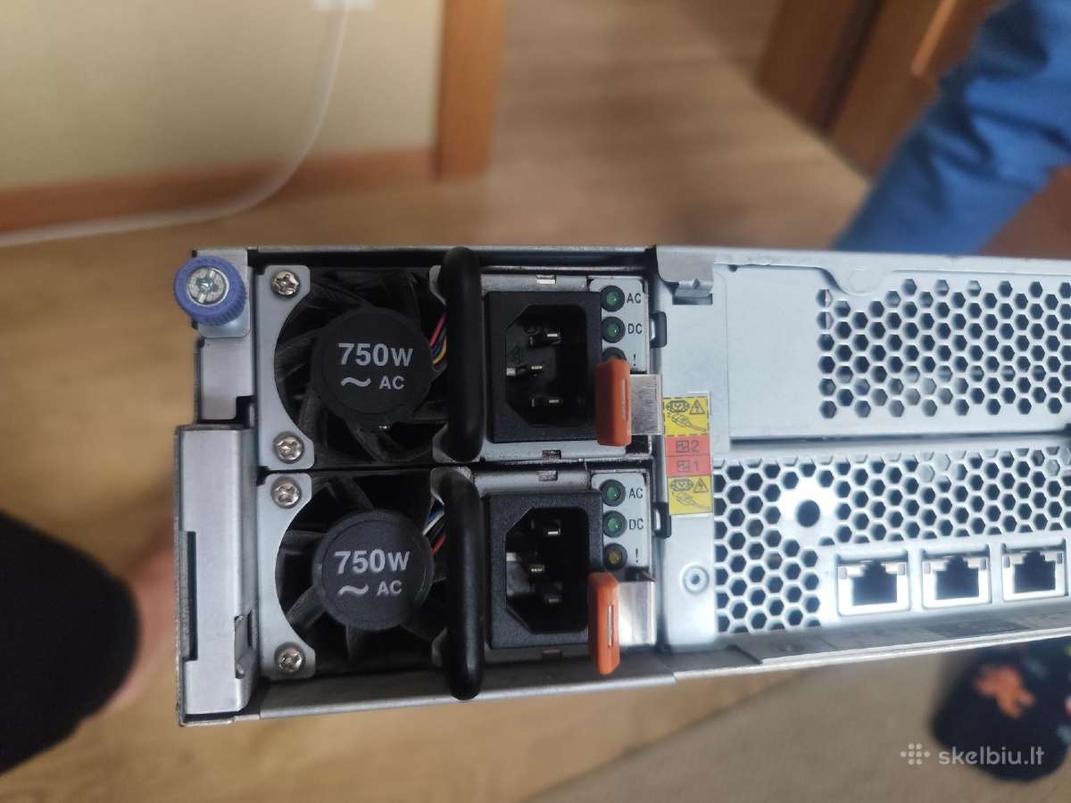Serveris Ibm System x3630 M4 (7158 Zb1)