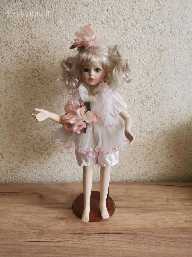 Porcelianinė lėlės