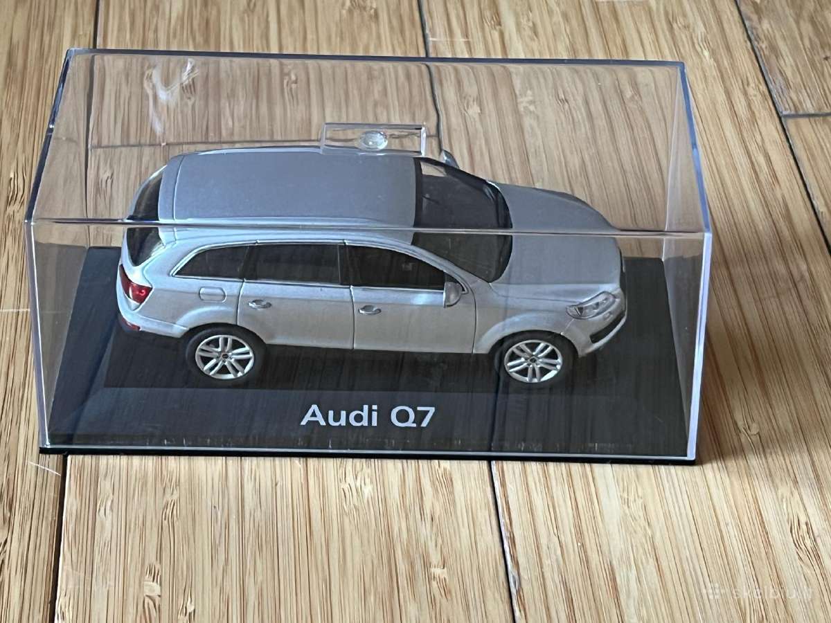 Audi Q7 1:43 - nuotraukos Nr. 4