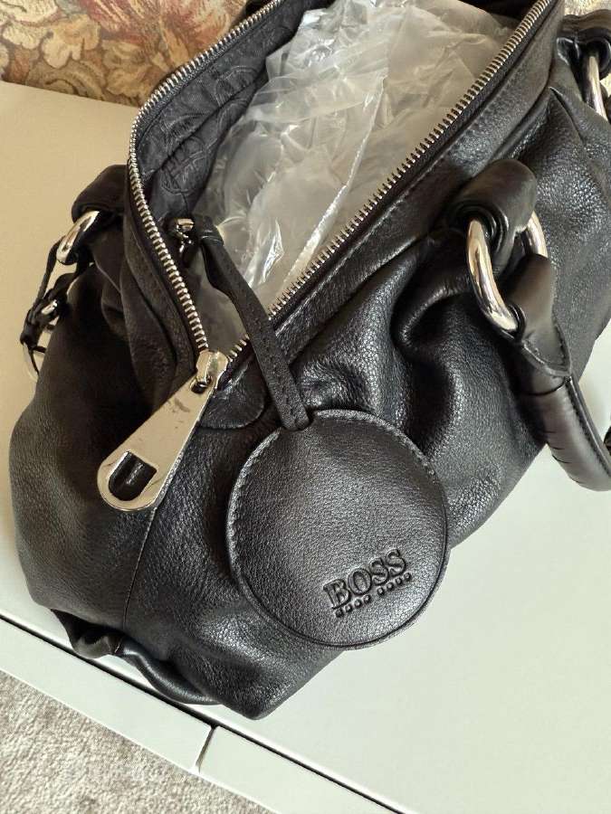 Hugo boss rankinė - nuotraukos Nr. 6