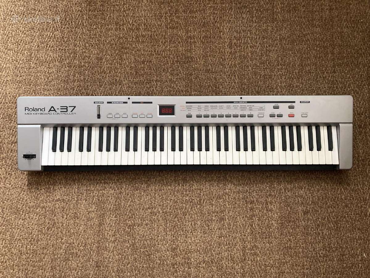 Roland A-37 Midi Keyboard