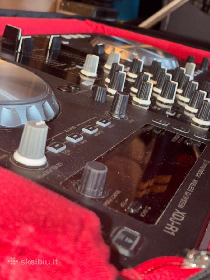 Pioneer R1 Dj pultas - nuotraukos Nr. 6