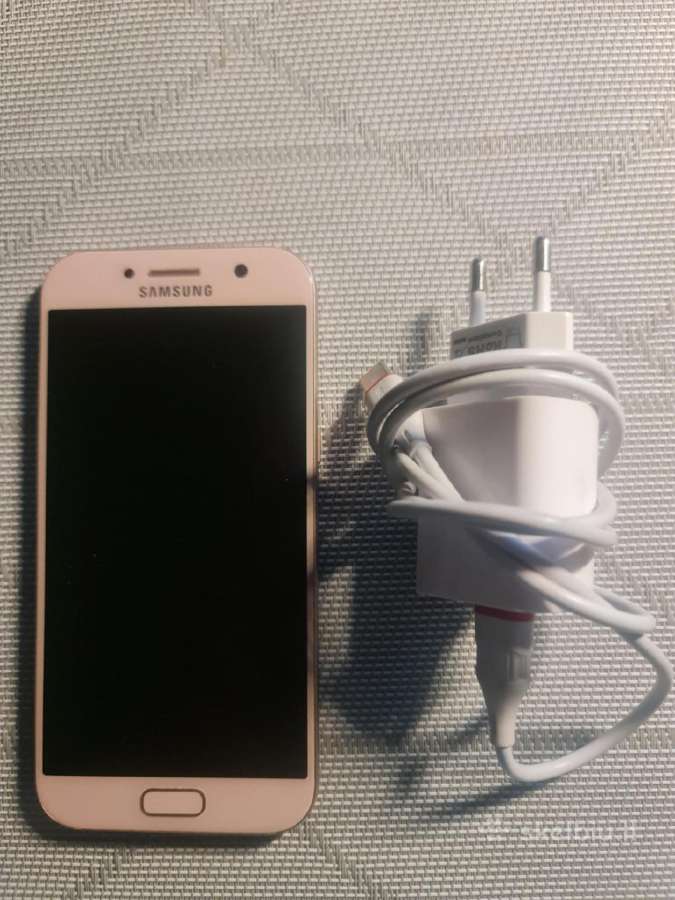 Galaxy A5.su pakroveju.
