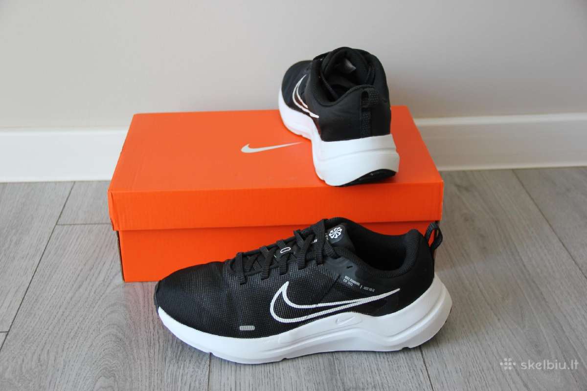 Nike 38.5D