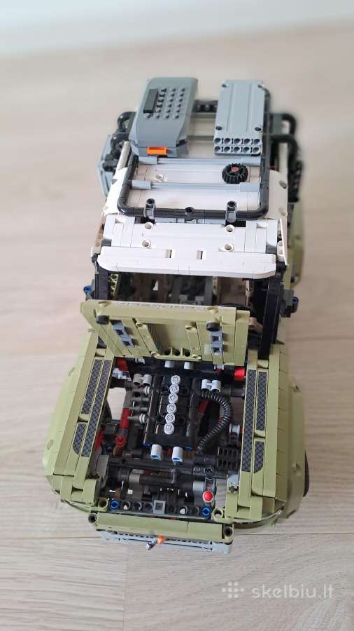 Lego technic Land Rover Defender (42110) - nuotraukos Nr. 3