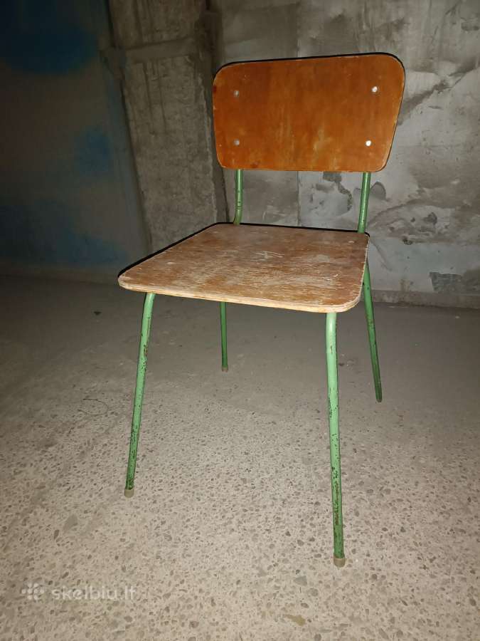 Industrinio stiliaus kėdė