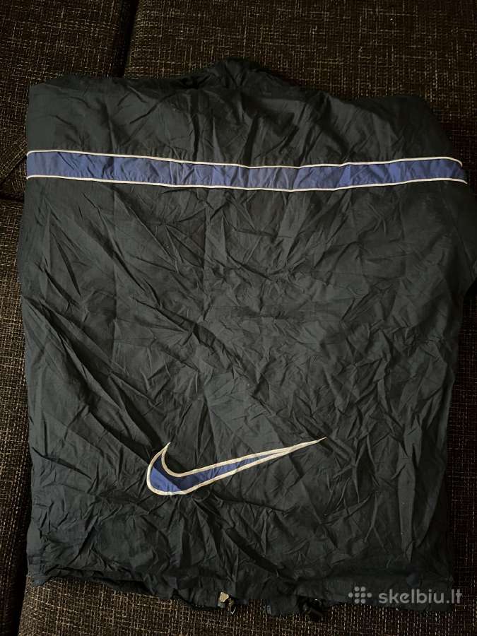 Nike striukė