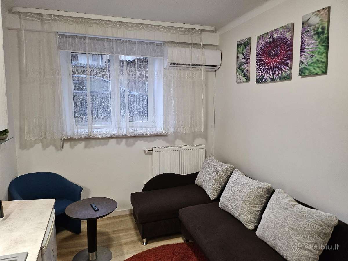 Miegamas kampas-sofa