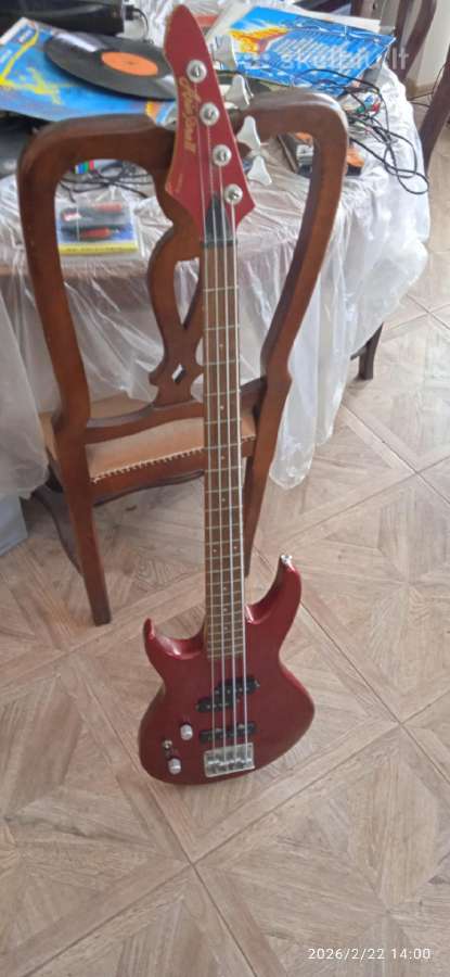 Laney bass kubas ir gitara Aria Pro II