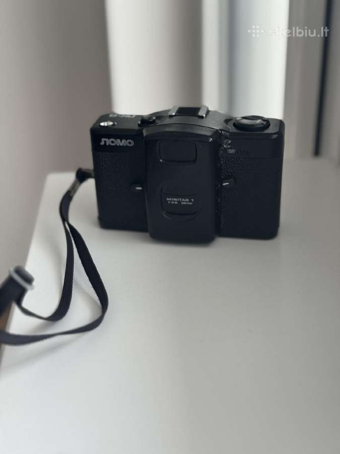 Lomography fotoaparatas (su Minitar 1 objektyvu)