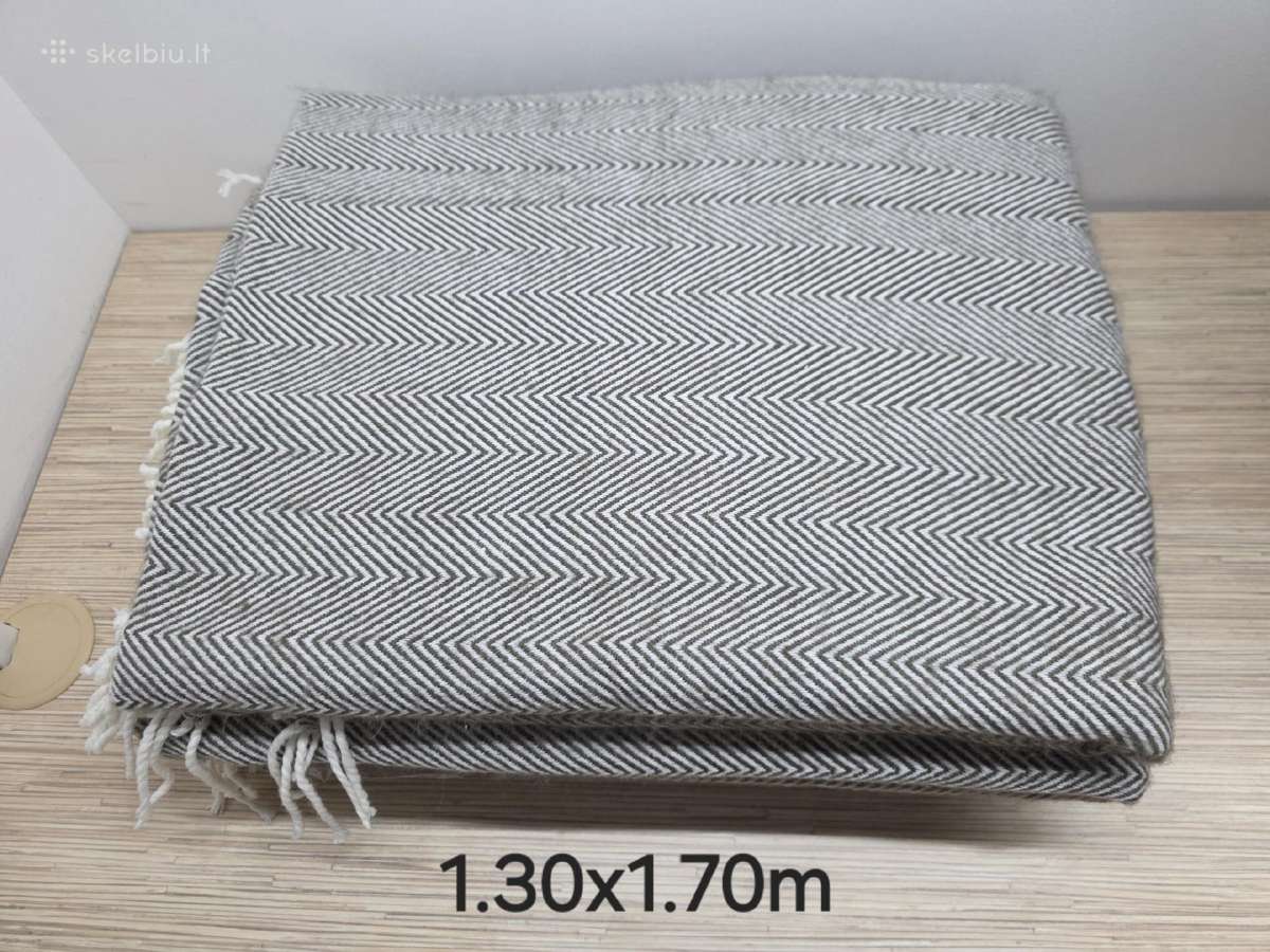 4nauji lengvi akrilo pledai 1.30x1.70m