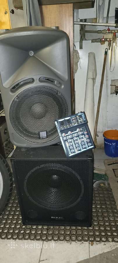 Koloneles amc,mikrofonai,gitaros stygos