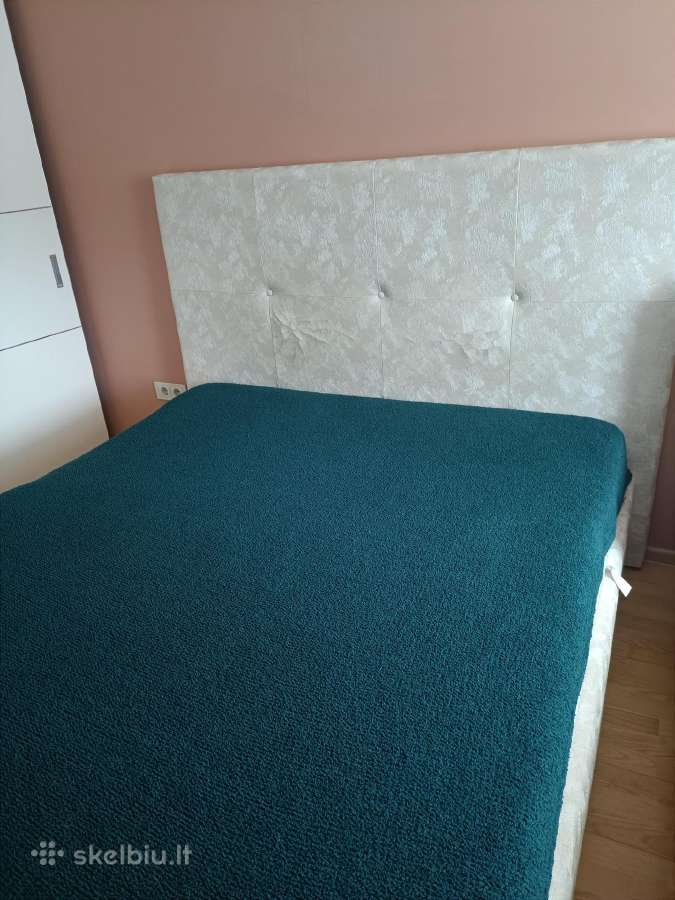 Dvigulė lova 180x200 su dėže ir dvipusiu čiužiniu