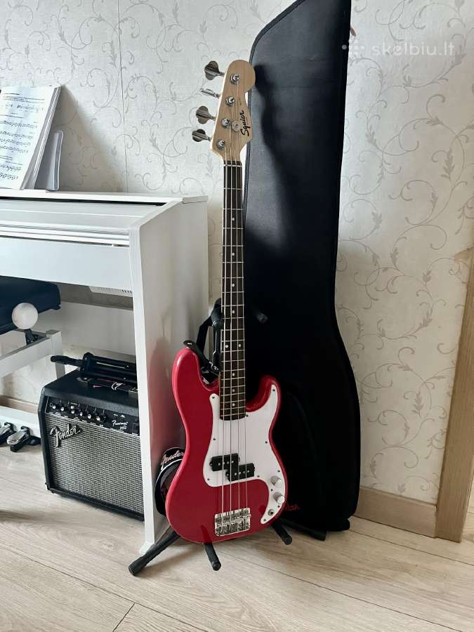 Gitara bosinė Squier Fender Mini raudona