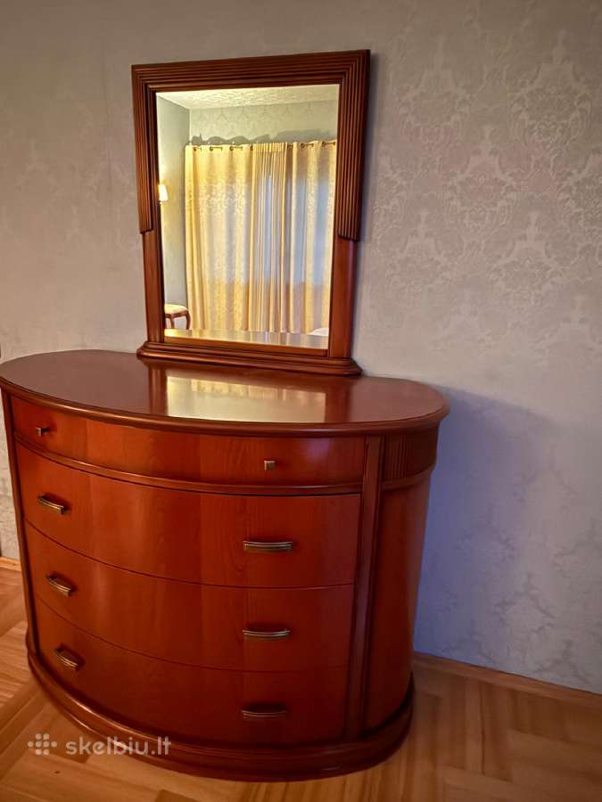 Parduodamas veidrodis su medžio masyvo rėmeliu - nuotraukos Nr. 2