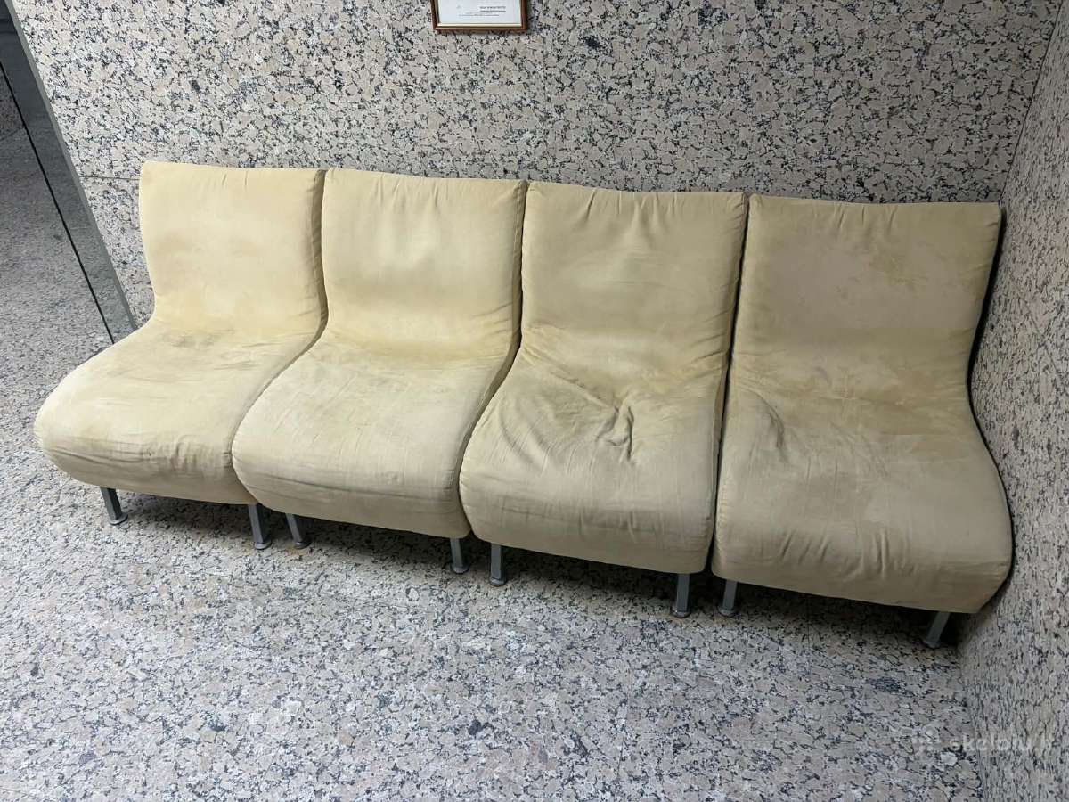 Atiduodami keturi foteliai