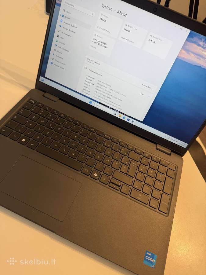 Dell latitude 3550 15, i5(13)/8gb/256gb SSD