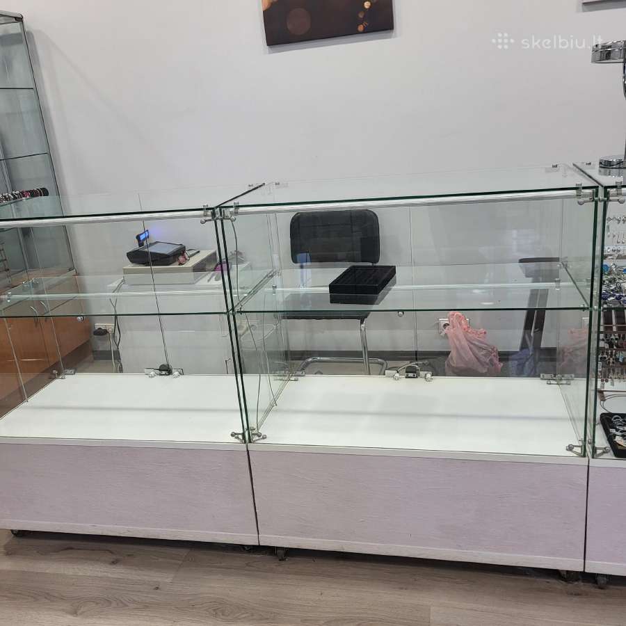 Parduodu vitrinas 5 vnt,