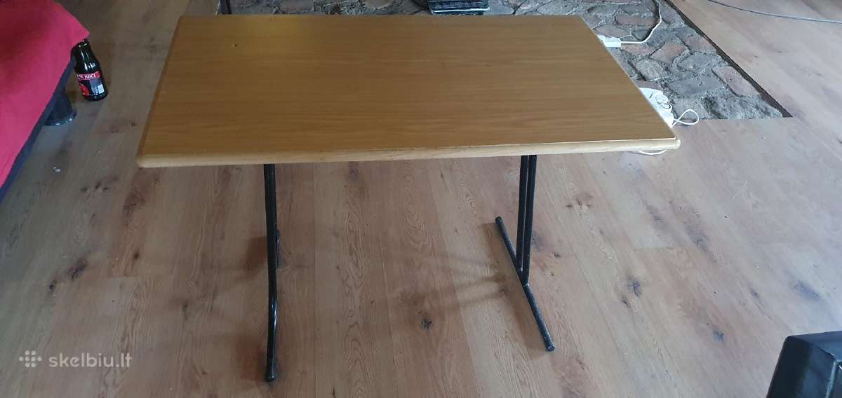 Sulankstomas kempingo, karavano, iskylu stalas