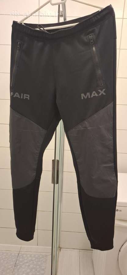 Parduodu originalias Nike Air Max kelnes