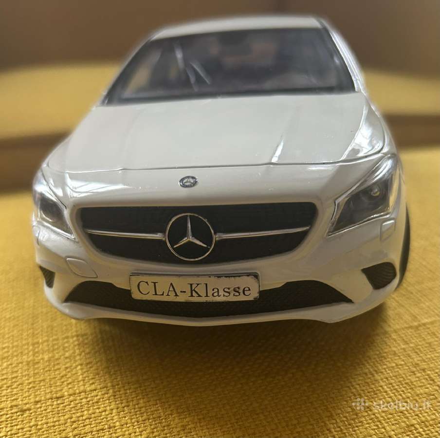 Automobilio modelis Mercedes Benz modeliukas