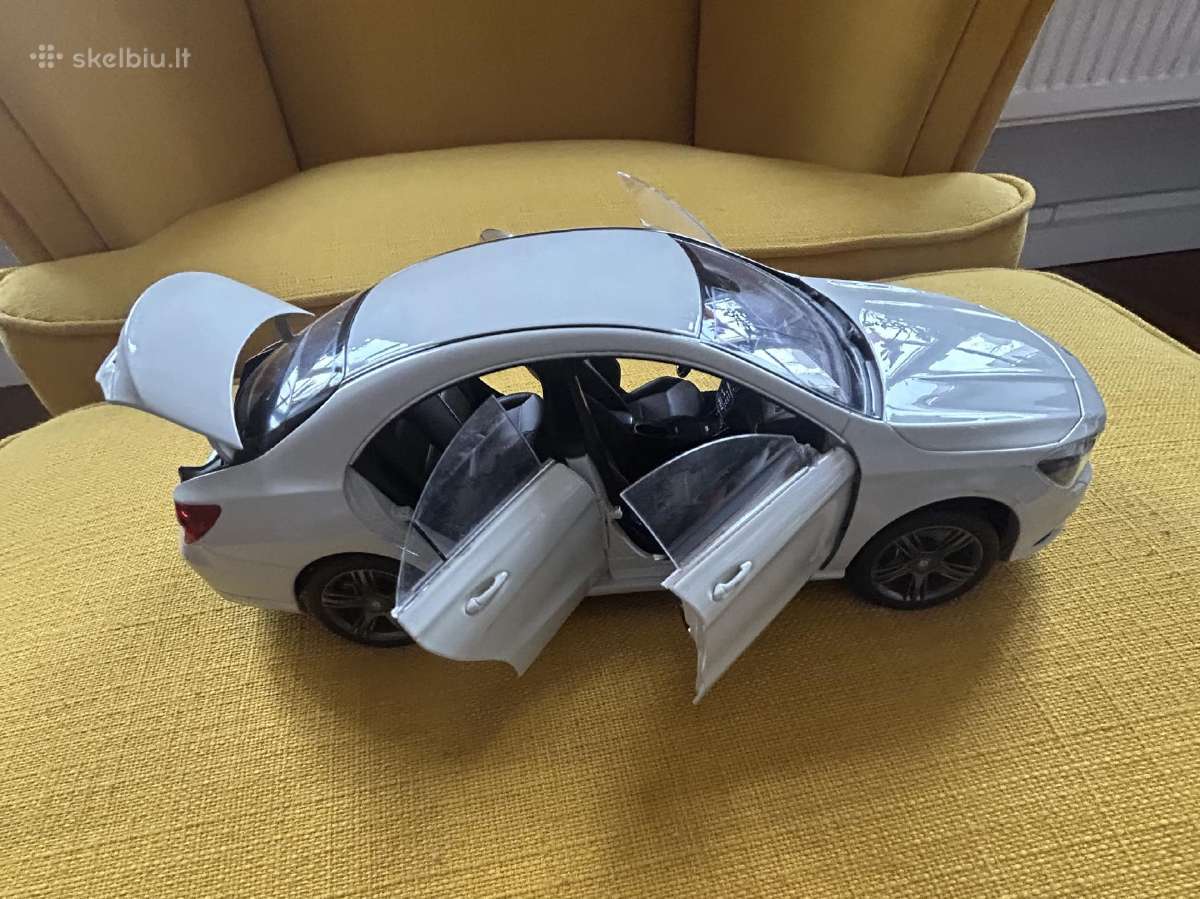Automobilio modelis Mercedes Benz modeliukas - nuotraukos Nr. 3