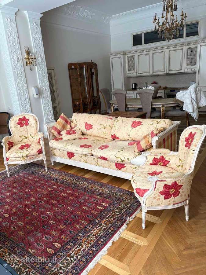 Klasikinis minkštų baldų komplektas