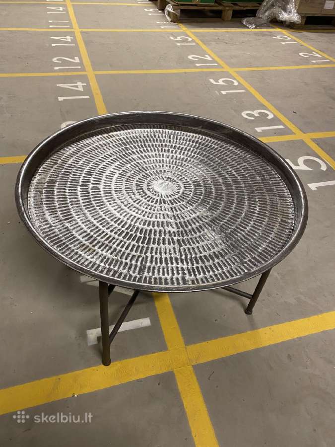Stilingas industrinio stiliaus metalinis staliukas
