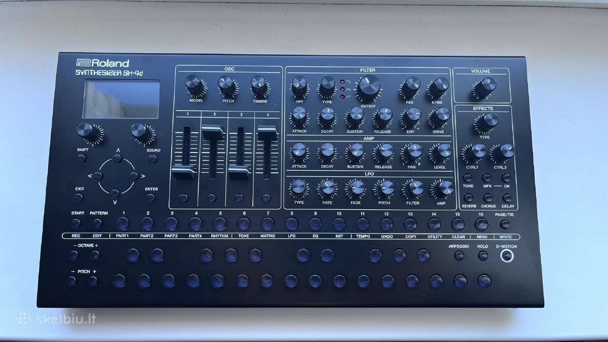 Roland Sh 4d