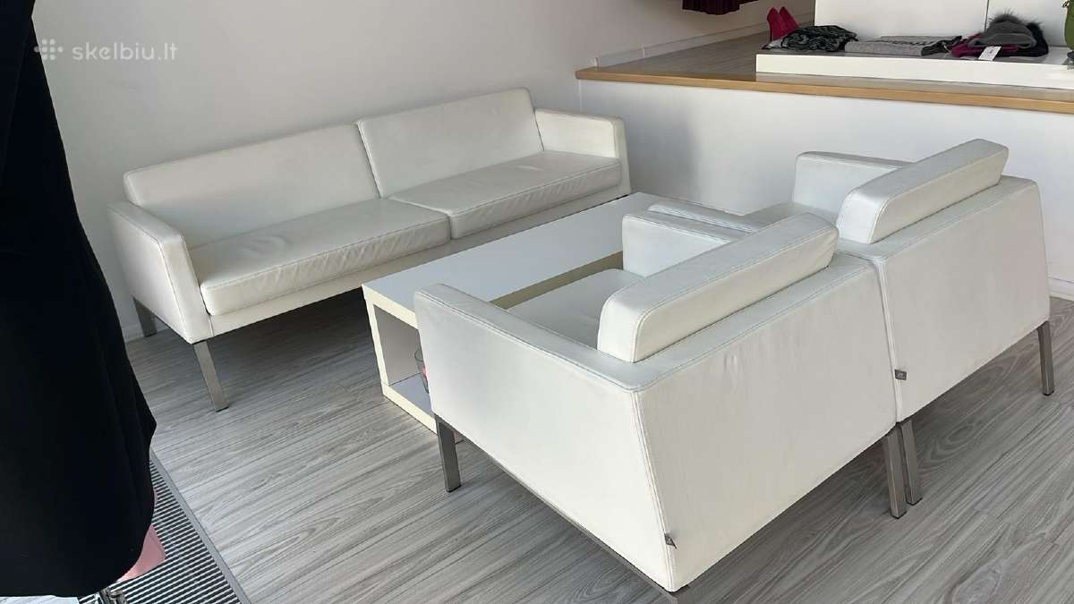 Sofa ir du foteliai