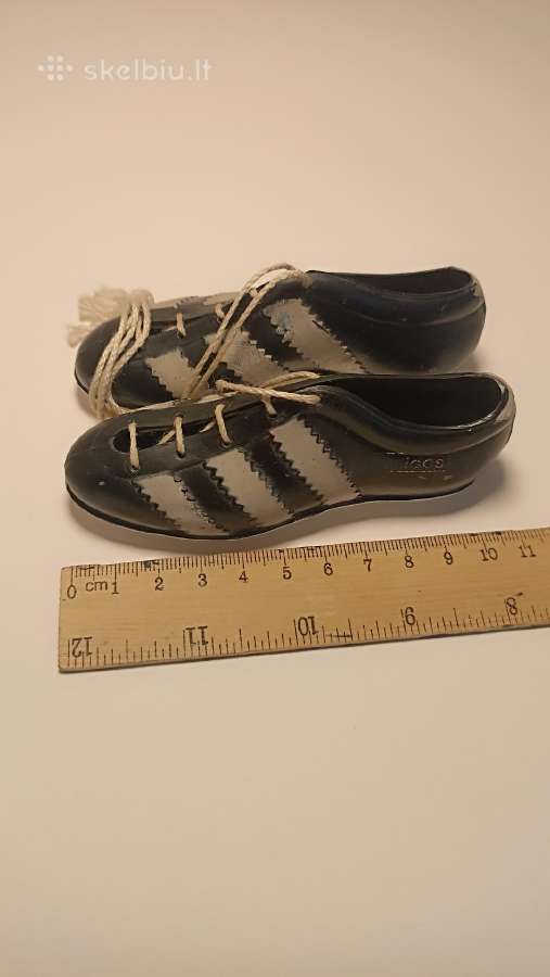 Vintažiniai Adidas futbolo butsai pakabukas