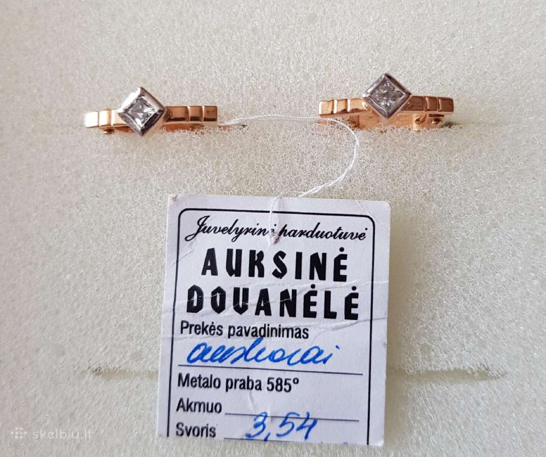 Auksiniai auskarai