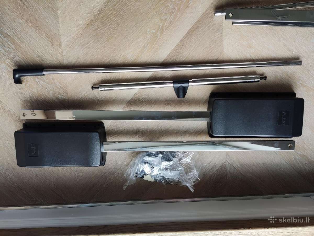 Nuleidžiama kabykla (pantografas) spintai