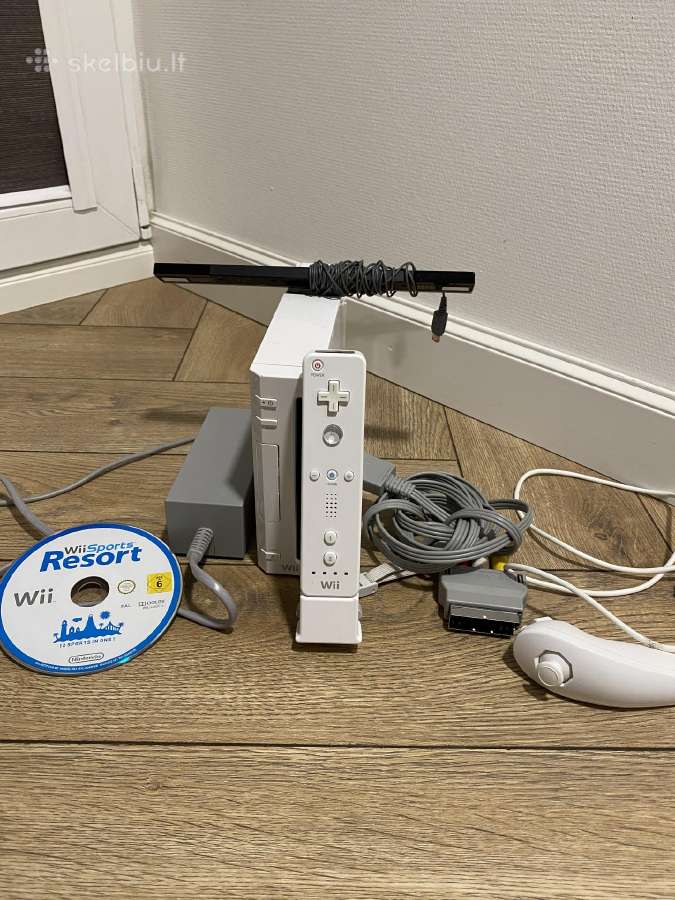 Wii Konsole Su Priedais (Atrišta)