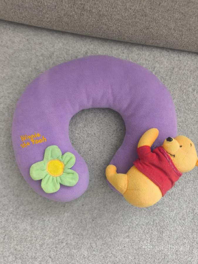 Winnie the Pooh vaikiška kelioninė pagalvėlė